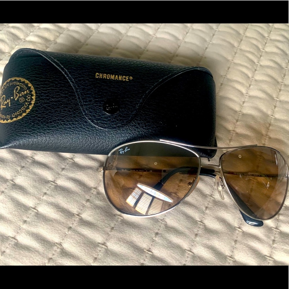 Ray ban silver aviator sunglasses. Like new